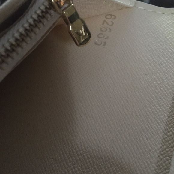 Luis vuitton woman’s wallet - Picture 4 of 6